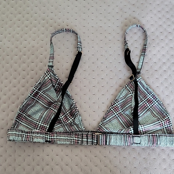 Victoria Secret triangle bralette - Picture 2 of 2